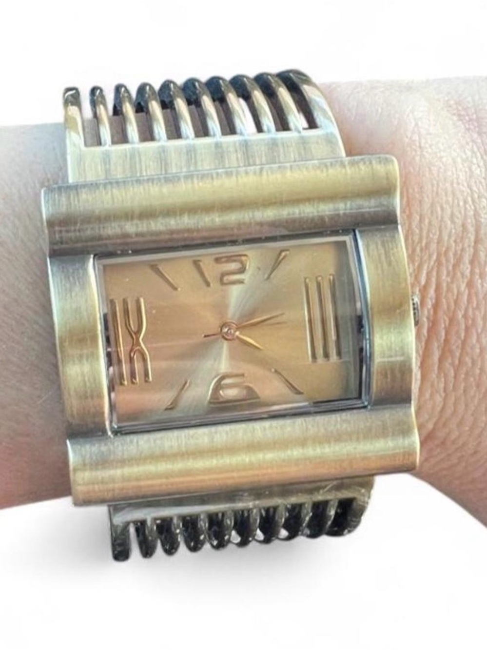 Vintage y2k Rectangular Metal Wrist Watch - Gold Tone